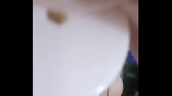 A vontade dessa putinha novinha era dar o cuzinho para uma rola de verdade