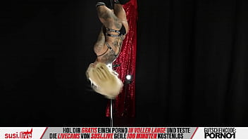 Nach feierabend verdient sie sich etwas dazu ihr chef darf es nicht herausfinden