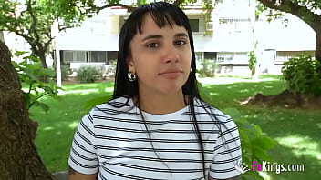 Amateur latina has come to fakings looking for a deep fuck