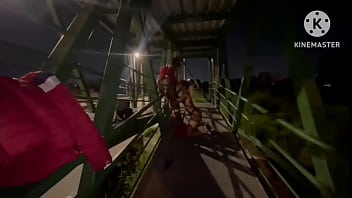 Casada safadinha dando gostoso pra dois fã em plena via publica via light rj