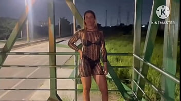 Casada safadinha dando gostoso pra dois fã em plena via publica via light rj