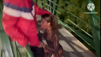 Casada safadinha dando gostoso pra dois fã em plena via publica via light rj