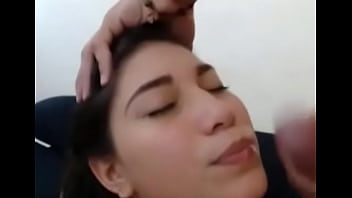Corrida en la cara prima pillada rica jovencita linda tetas tetonas puta con dos amigos Corrida en la cara prima pillada rica jovencita linda tetas tetonas puta con dos amigos