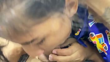 Le doy una buena mamada a jeison para que me reviente el coño