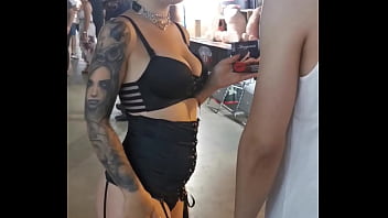 Dans 1h sortie d'une vidéo exclusive j'ai filmé un strip tease privé avec