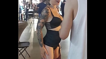 Dans 1h sortie d'une vidéo exclusive j'ai filmé un strip tease privé avec