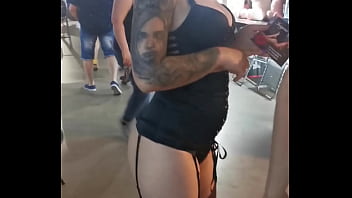 Dans 1h sortie d'une vidéo exclusive j'ai filmé un strip tease privé avec