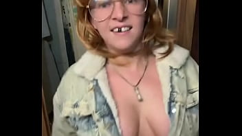 Help me hit 8k today anyone who retweets this post will get this ladies nudes sent to their inbox