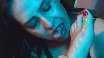 Now they just want to kiss feet covered with honey