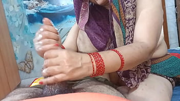 Virgin girl make sex relation with her boyfriend when she was alone her room