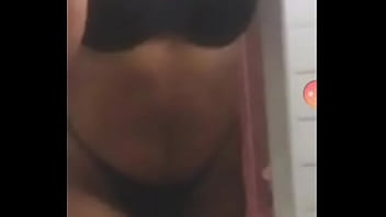 Aqui estou eu outra vez louca por dinheiro