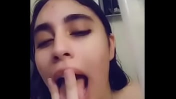 My girl wants me to face fuck her