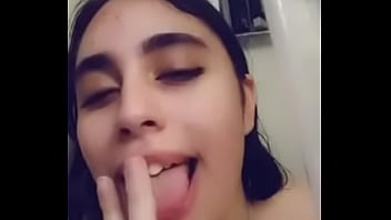 My girl wants me to face fuck her