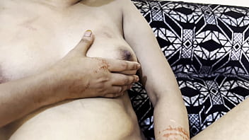 School girl fuck her pussy by finger