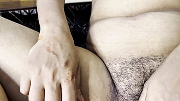 School girl fuck her pussy by finger