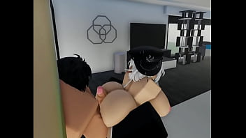 Mi amiga me masajea el pene con su gran culo