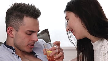 Babe gets analized and facial for lucky guy