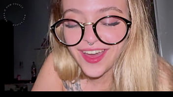 My friend came over to study but she really came to give me a blowjob