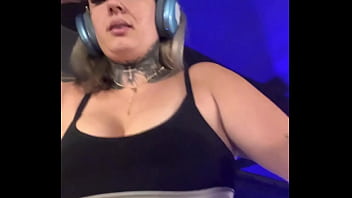 Treinando na academia na avenida paulista fiquei louca de tesão escorria o suor pela minha pernas até chegar na buceta molhada