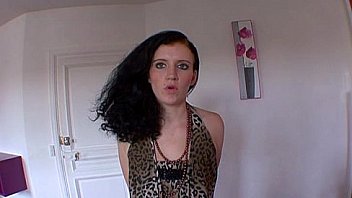 Elle a de gros besoin de sexe et se fait enculer french amateur