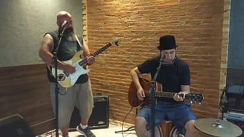 Nunca vi deputado fazer greve por conta de salário