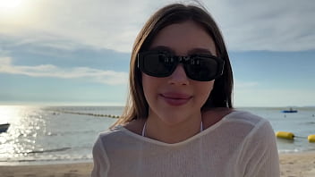 Beach hottie invites me to her hotel room for a wild night