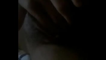 Novinha safada na siririca