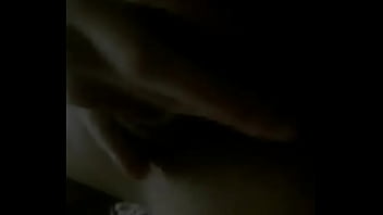 Novinha safada na siririca