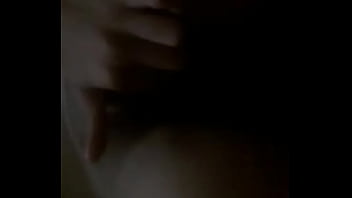 Novinha safada na siririca