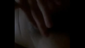 Novinha safada na siririca