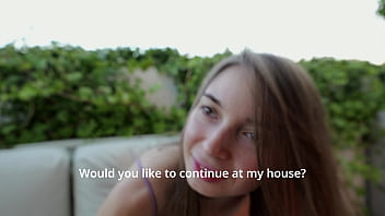 Showed her pussy in a cafe and got fucked