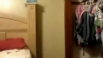 Hot babe wearing sunglass doing camshow