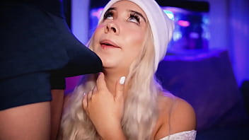 Blonde with an angelic face is an expert in seducing cocks and making them hard