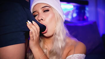 Blonde with an angelic face is an expert in seducing cocks and making them hard