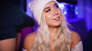 Blonde with an angelic face is an expert in seducing cocks and making them hard