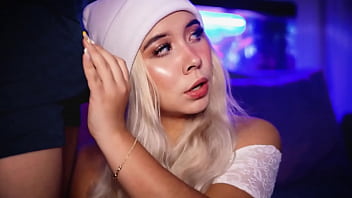 Blonde with an angelic face is an expert in seducing cocks and making them hard