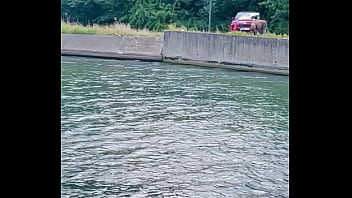 Retour en allemagne des pêcheurs heureux swame off