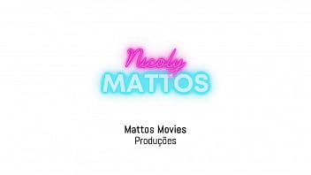 As safadas ficam peladinhas no clube de swing