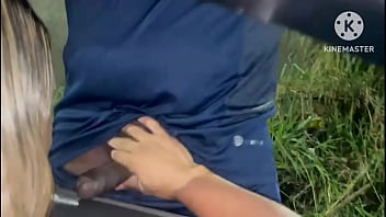 Esposa traindo corno com um negão dotado no meio da rua depois que acabou a gasolina ️ e o corno ainda agradeceu ao comedor Esposa traindo corno com um negão dotado no meio da rua depois que acabou a gasolina ️ e o corno ainda agradeceu ao comedor