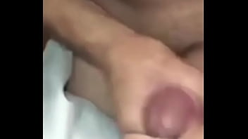 Corno pede para comedor gazar na boca de sua esposa