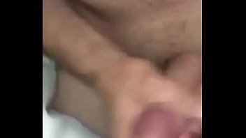 Corno pede para comedor gazar na boca de sua esposa