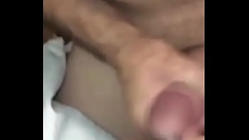 Corno pede para comedor gazar na boca de sua esposa