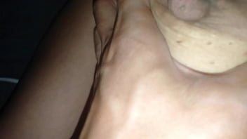 เลียหีสาวสวยแตดขาวหีใหญ่แล้วเอาควยยัดแตด