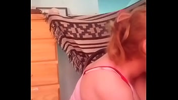 Chupándola un rato cuando chateamos en vivo