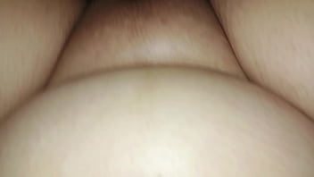 Se mete ella solita la verga