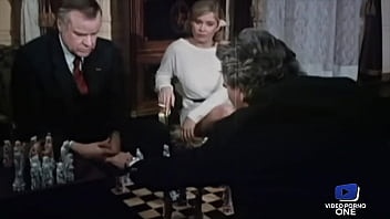 Les blondes aiment la baise en duo ou trio