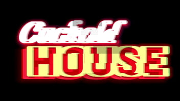 Esposa safada ligou pra gente perguntando se tinha alguém pra trepar com ela e tinham dois