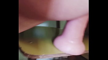 Veo a mi cuñada masturbándose con un consolador muy grueso teniendo varios orgasmos y con el coño hinchado y agarro su dildo y me lo meto tambien en mi coño Veo a mi cuñada masturbándose con un consolador muy grueso teniendo varios orgasmos y con el coño hinchado y agarro su dildo y me lo meto tambien en mi coño