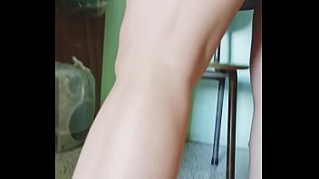 Veo a mi cuñada masturbándose con un consolador muy grueso teniendo varios orgasmos y con el coño hinchado y agarro su dildo y me lo meto tambien en mi coño Veo a mi cuñada masturbándose con un consolador muy grueso teniendo varios orgasmos y con el coño hinchado y agarro su dildo y me lo meto tambien en mi coño
