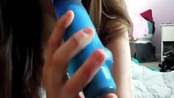 Nice ass camgirl does anal and pussy dildo